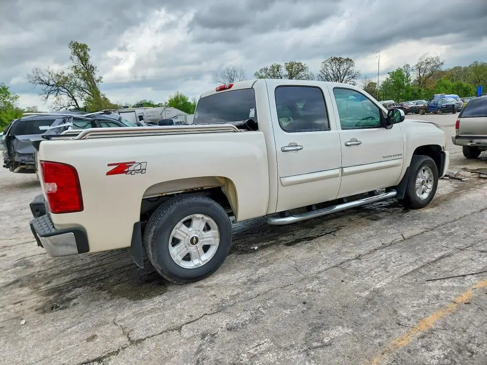 2011 CHEVROLET SILVERADO K1500 LT  