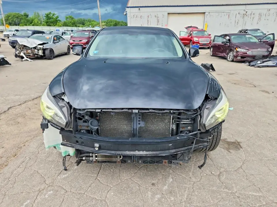 2016 INFINITI Q70L 3.7  