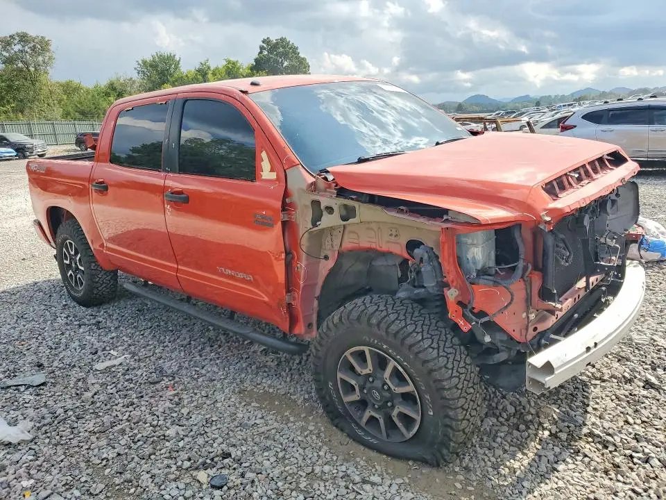 2018 TOYOTA TUNDRA CREWMAX SR5  