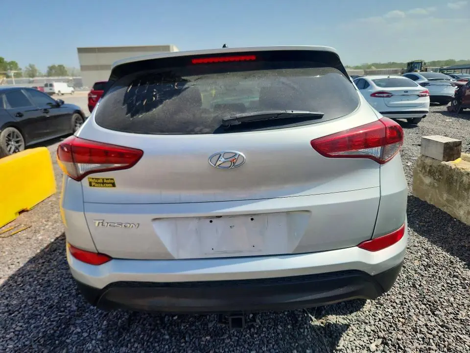 2018 HYUNDAI TUCSON SE  