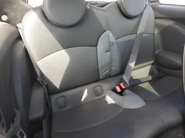 2010 MINI COOPER 