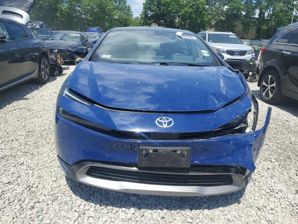 2024 TOYOTA PRIUS XLE  