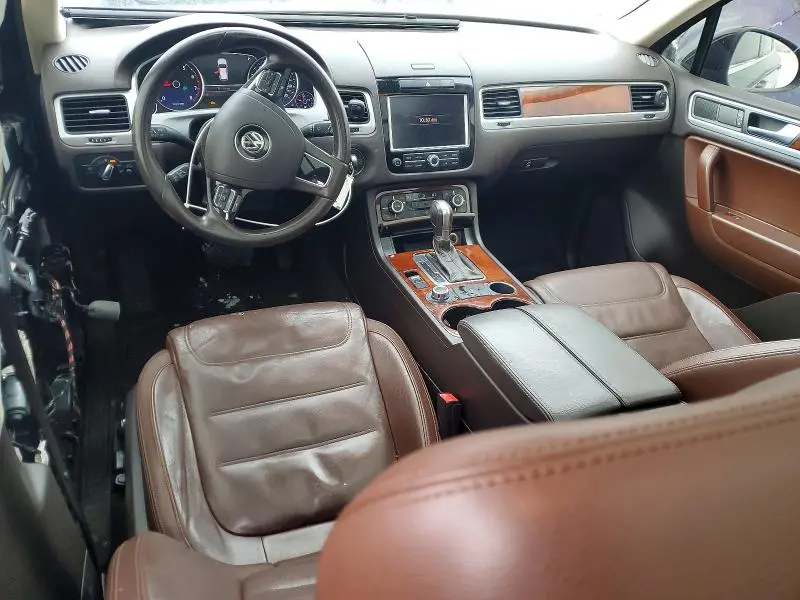 2013 VOLKSWAGEN TOUAREG V6  