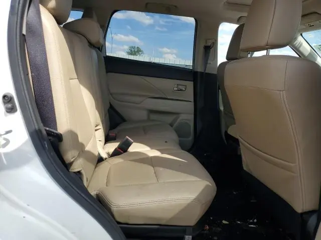 2017 MITSUBISHI OUTLANDER SE  