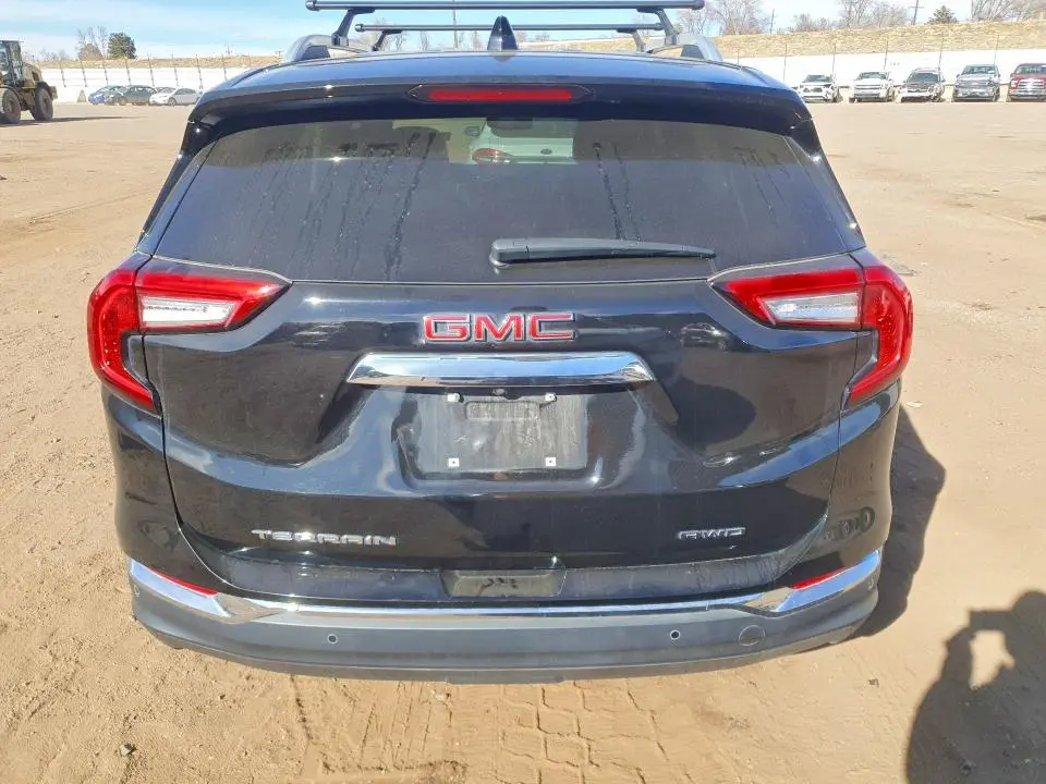 2024 GMC TERRAIN SLT  