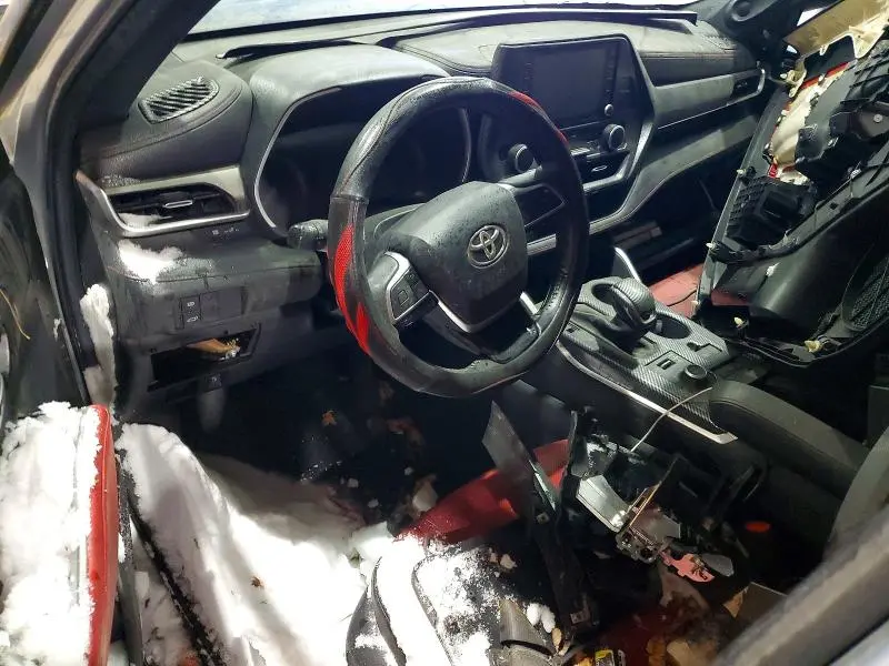 2021 TOYOTA HIGHLANDER XSE  