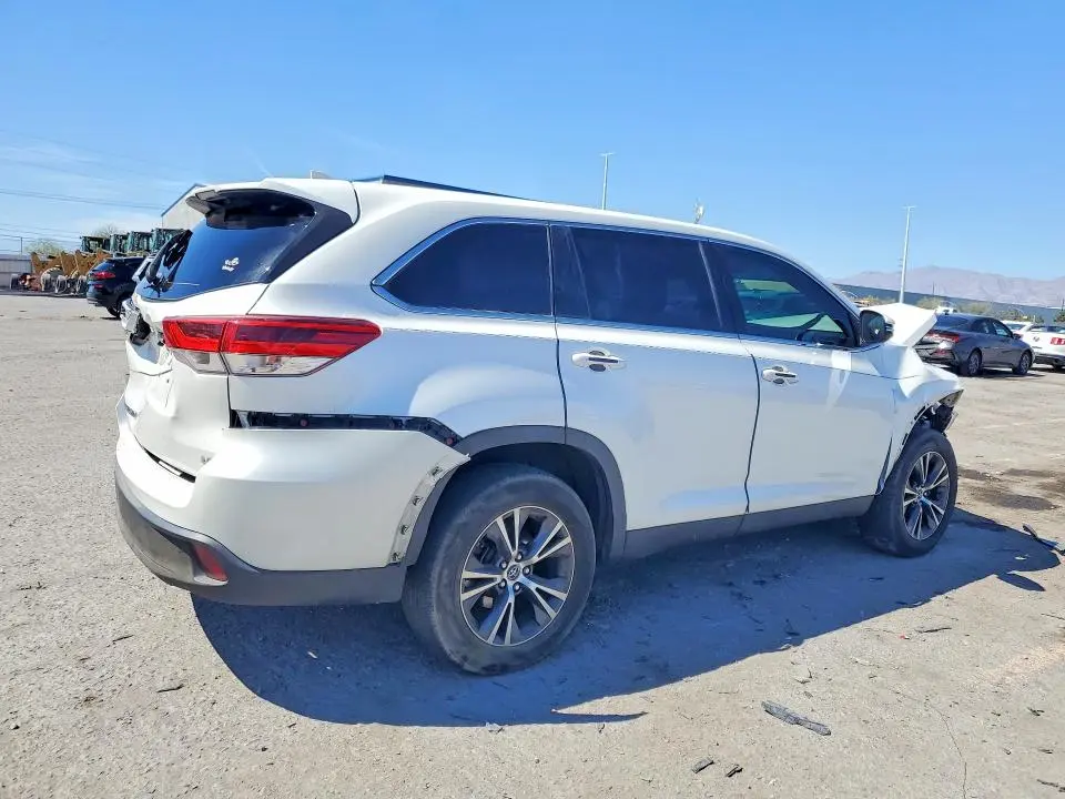 2019 TOYOTA HIGHLANDER LE PLUS  