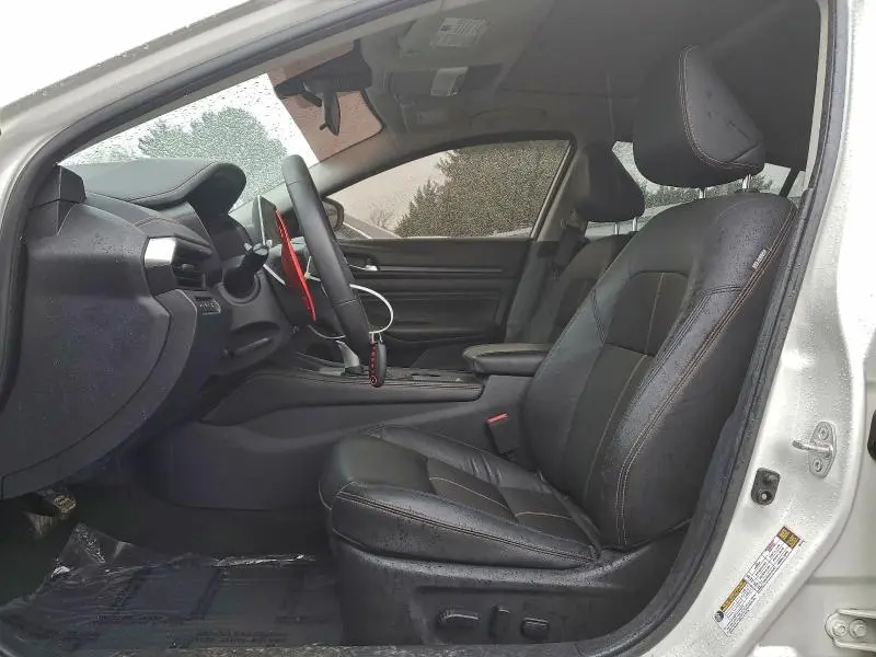 2022 NISSAN ALTIMA SR  