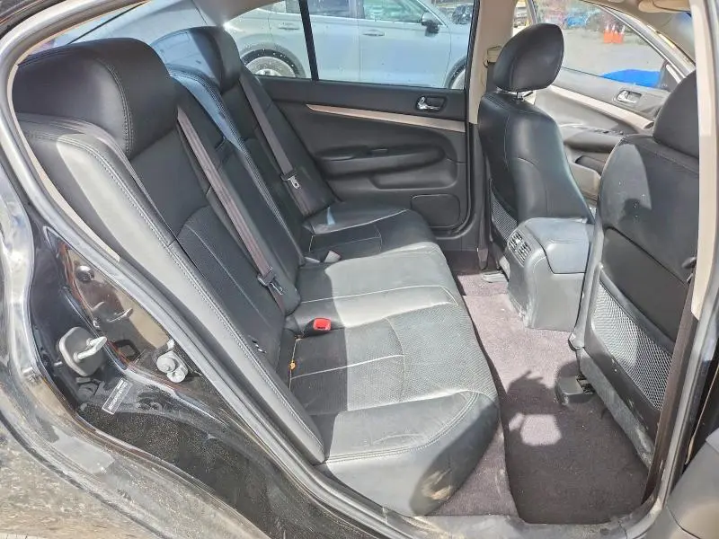 2015 INFINITI Q40 BASE  