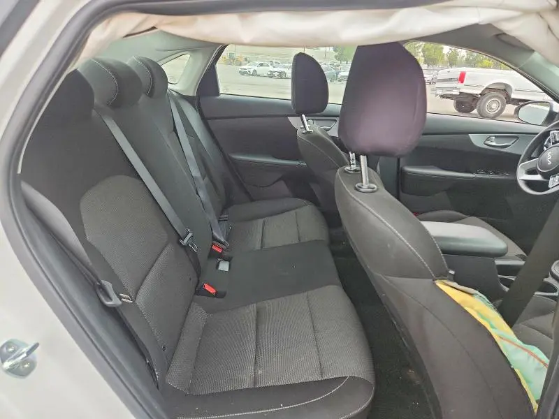 2024 KIA FORTE LX  