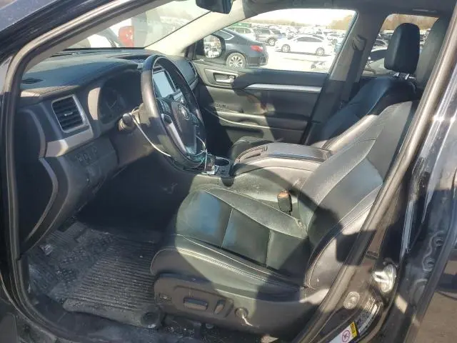 2019 TOYOTA HIGHLANDER SE  