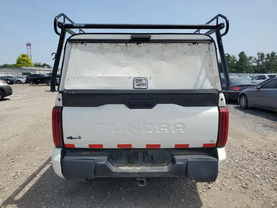 2023 TOYOTA TUNDRA SR  