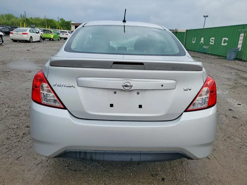 2018 NISSAN VERSA SV  
