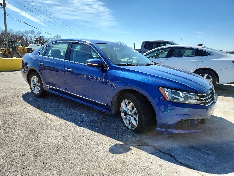 2017 VOLKSWAGEN PASSAT S  