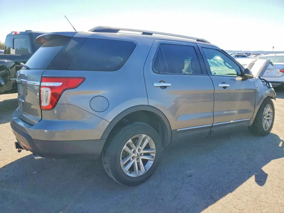2011 FORD EXPLORER XLT  
