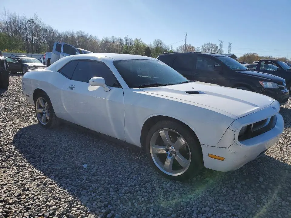 2010 DODGE CHALLENGER SE  