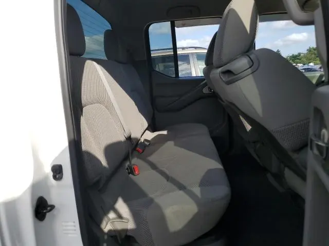 2010 NISSAN FRONTIER CREW CAB SE  