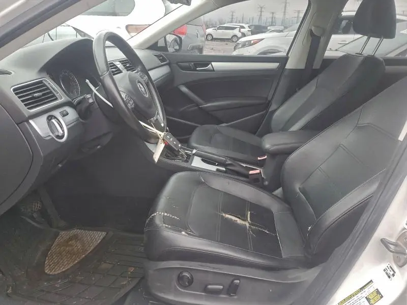 2013 VOLKSWAGEN PASSAT SE  