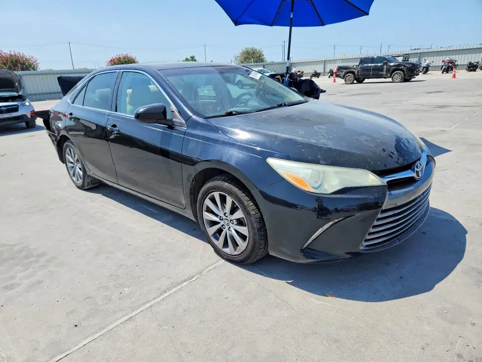 2016 TOYOTA CAMRY XLE  