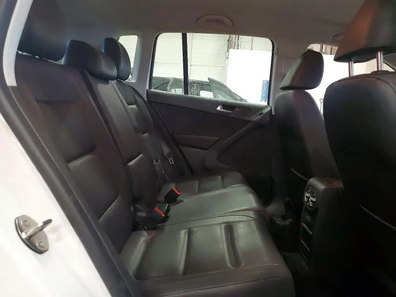 2016 VOLKSWAGEN TIGUAN S  