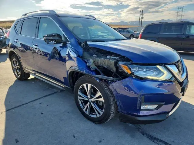 2017 NISSAN ROGUE SV  
