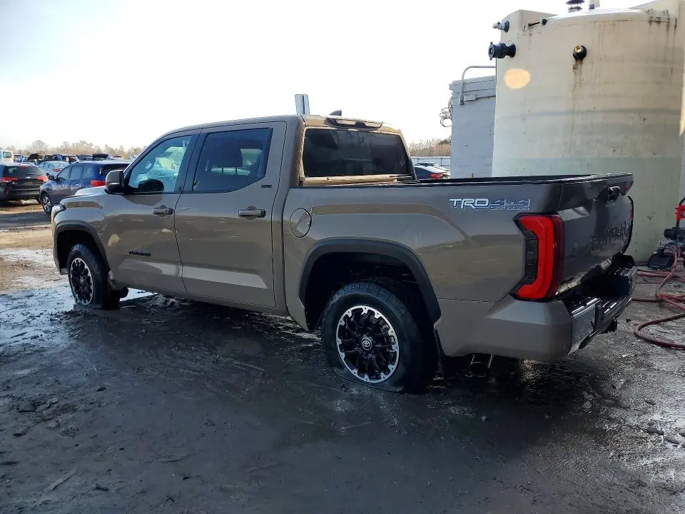 2026 TOYOTA TUNDRA SR5  