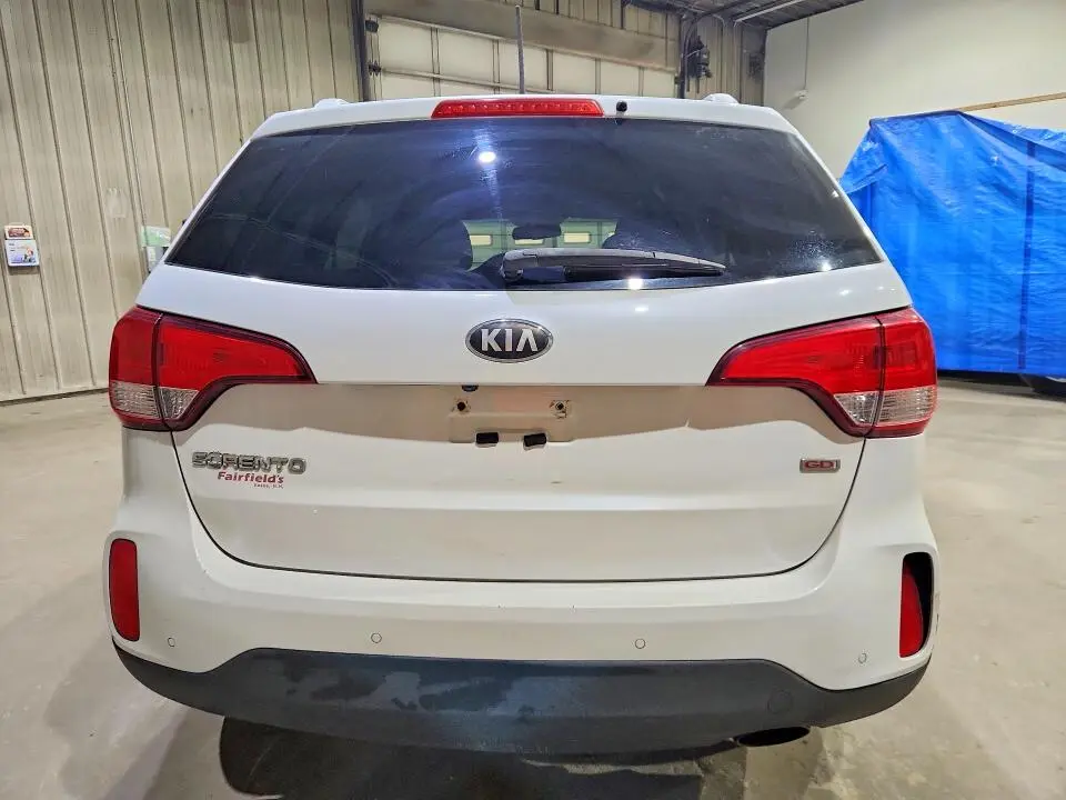 2014 KIA SORENTO LX  