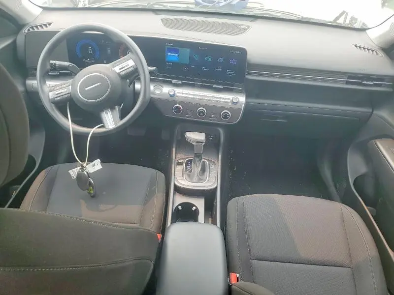 2024 HYUNDAI KONA SE  