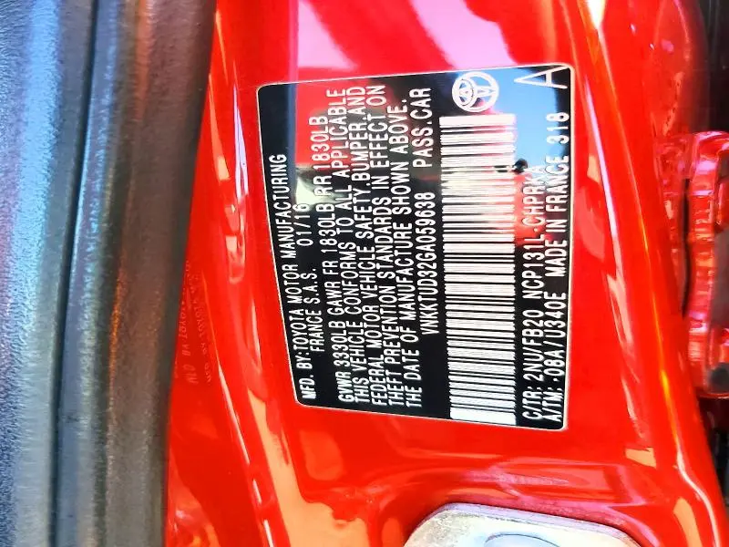 2016 TOYOTA YARIS 5-DOOR LE  