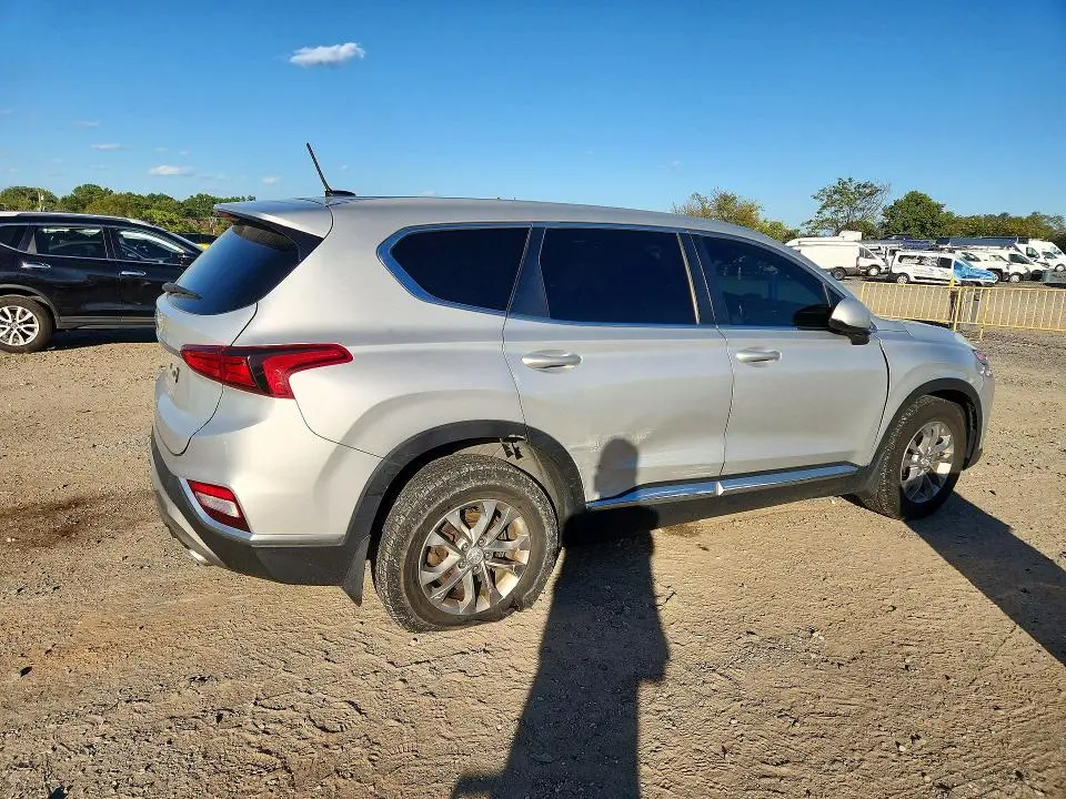 2019 HYUNDAI SANTA FE SE  