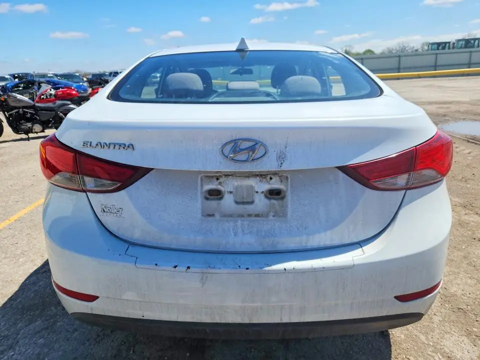 2016 HYUNDAI ELANTRA SE  