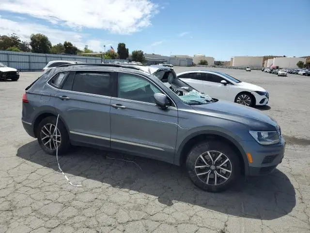 2021 VOLKSWAGEN TIGUAN SE  