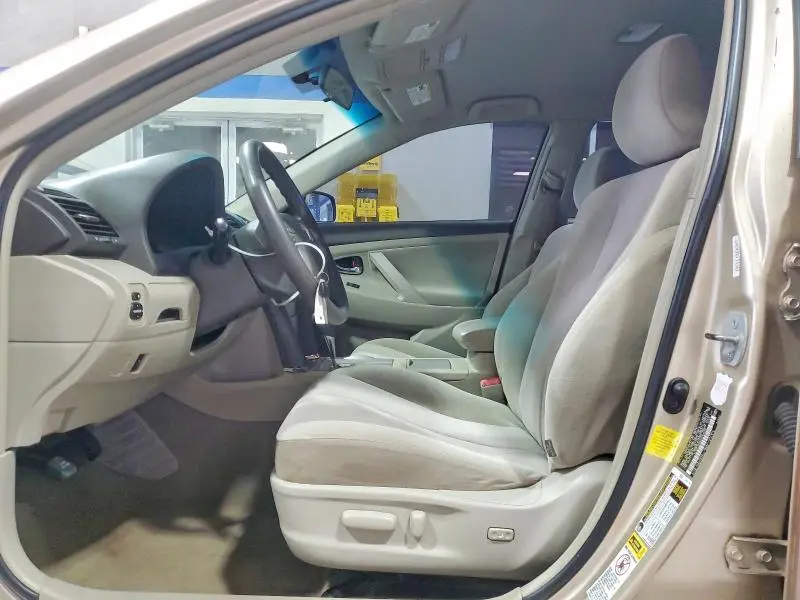 2011 TOYOTA CAMRY LE  