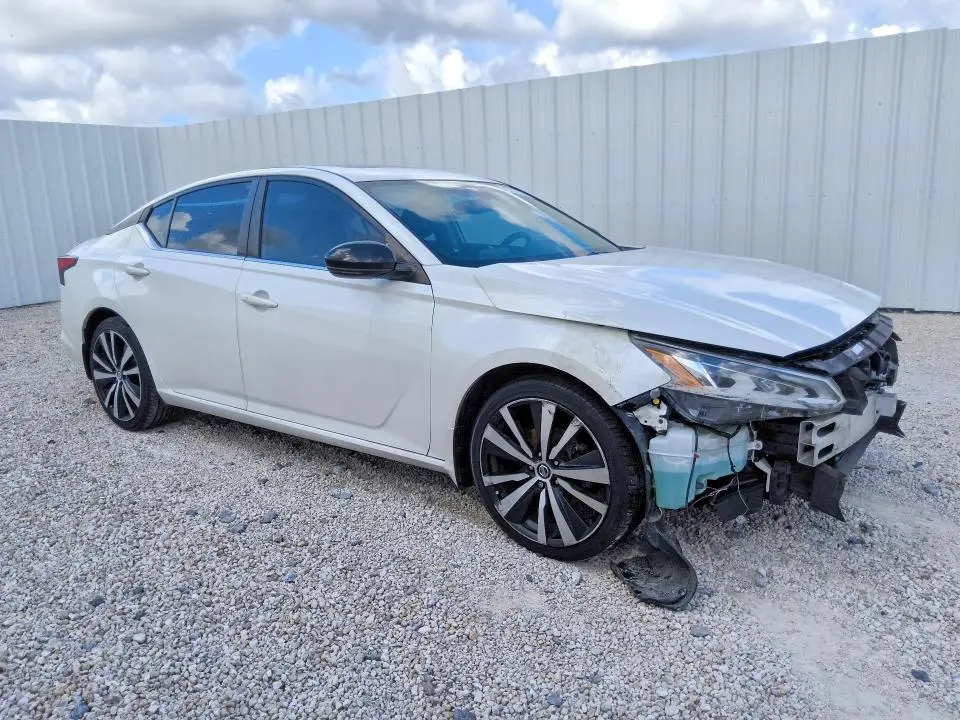 2020 NISSAN ALTIMA SR  