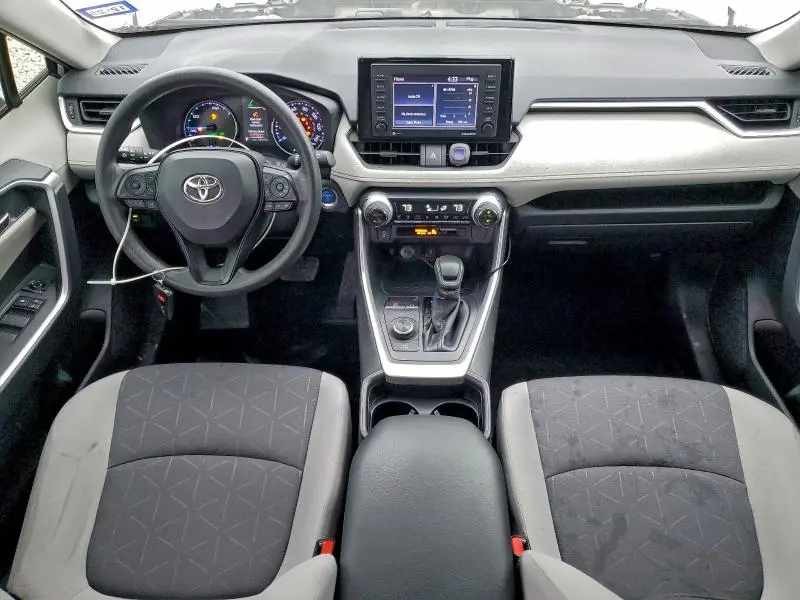 2021 TOYOTA RAV4 XLE  