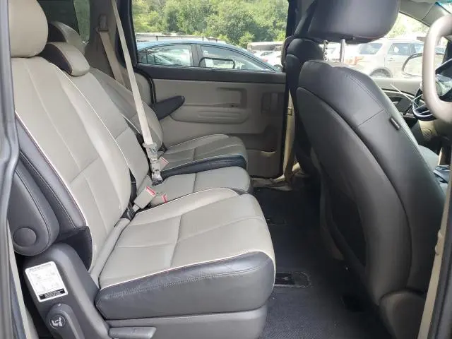 2018 KIA SEDONA LX