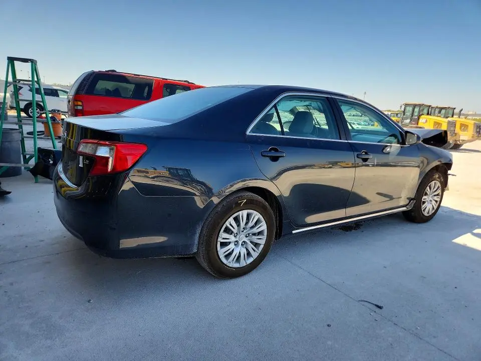 2014 TOYOTA CAMRY LE  