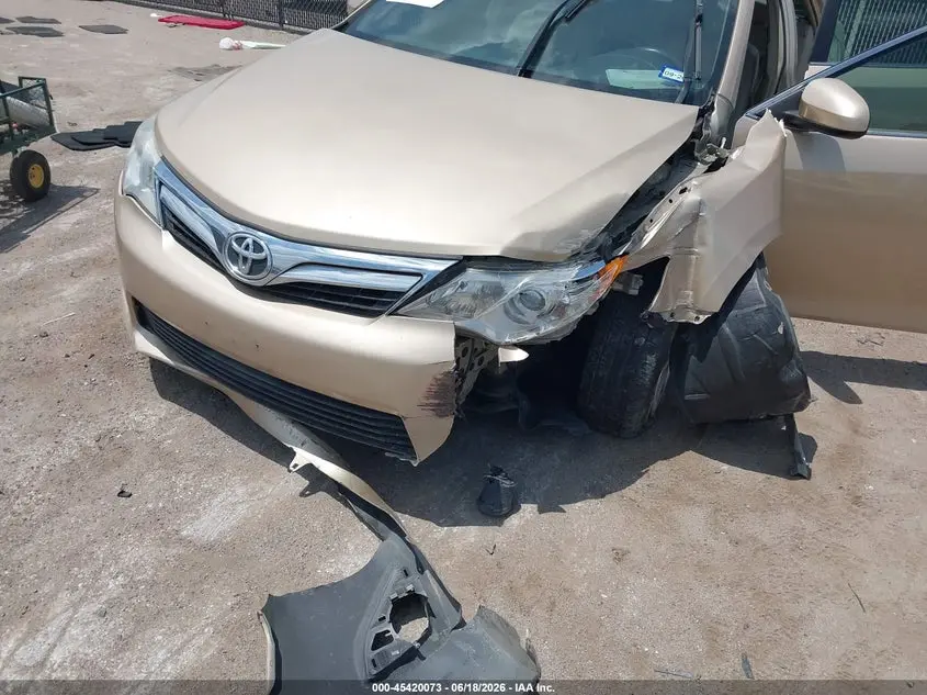 2012 TOYOTA CAMRY XLE V6