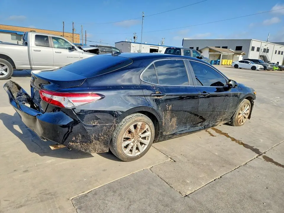 2019 TOYOTA CAMRY LE  