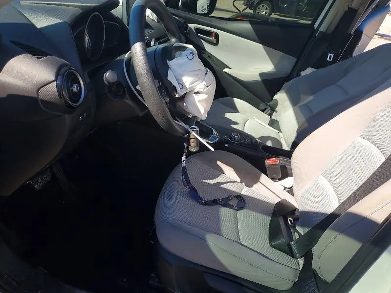2019 TOYOTA YARIS L  