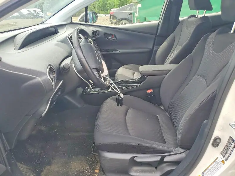 2018 TOYOTA PRIUS THREE  