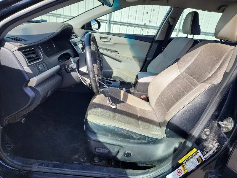 2016 TOYOTA CAMRY SE  