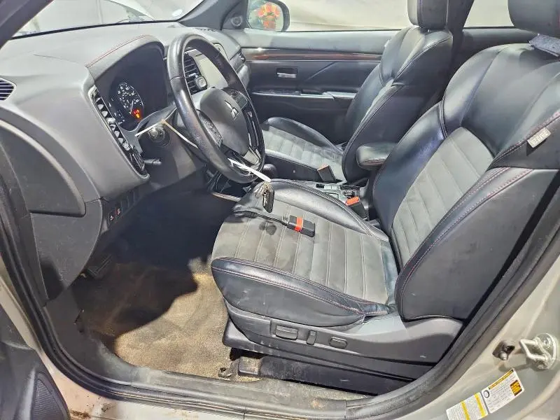 2020 MITSUBISHI OUTLANDER SE  
