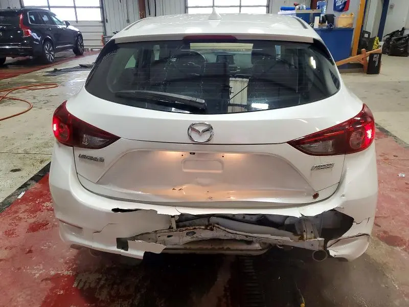 2018 MAZDA 3 TOURING  