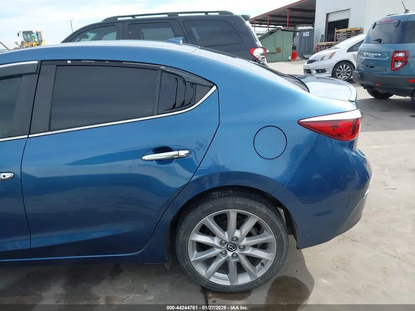 2017 MAZDA MAZDA3 TOURING