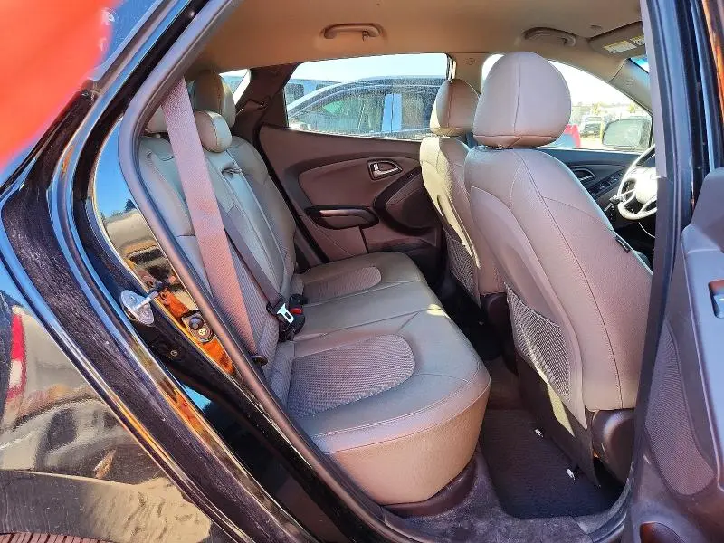 2015 HYUNDAI TUCSON SE  