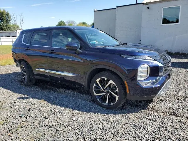 2022 MITSUBISHI OUTLANDER SE  