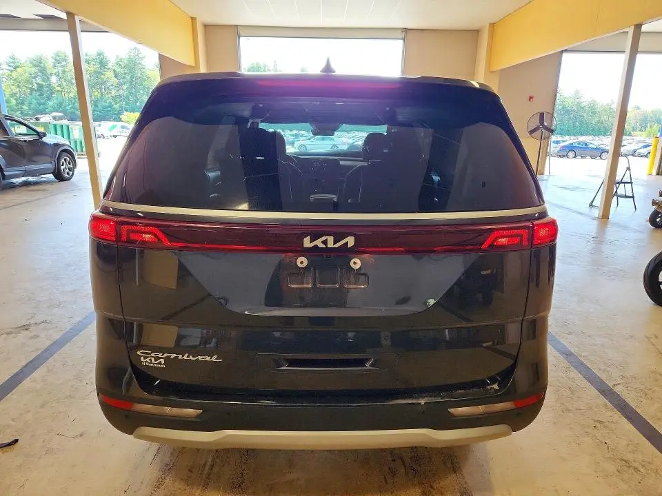 2022 KIA CARNIVAL LX  