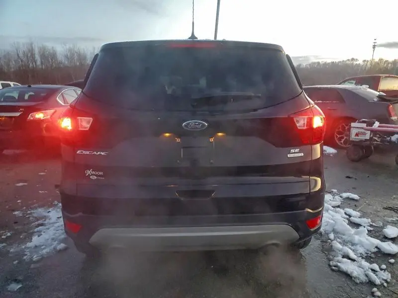 2019 FORD ESCAPE SE  