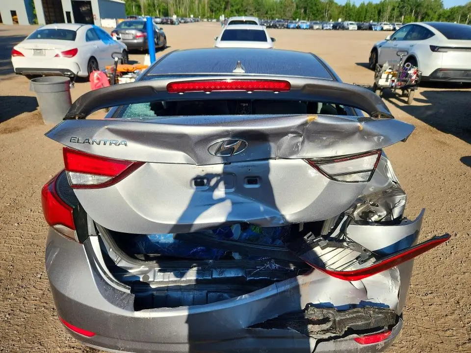 2015 HYUNDAI ELANTRA SE  